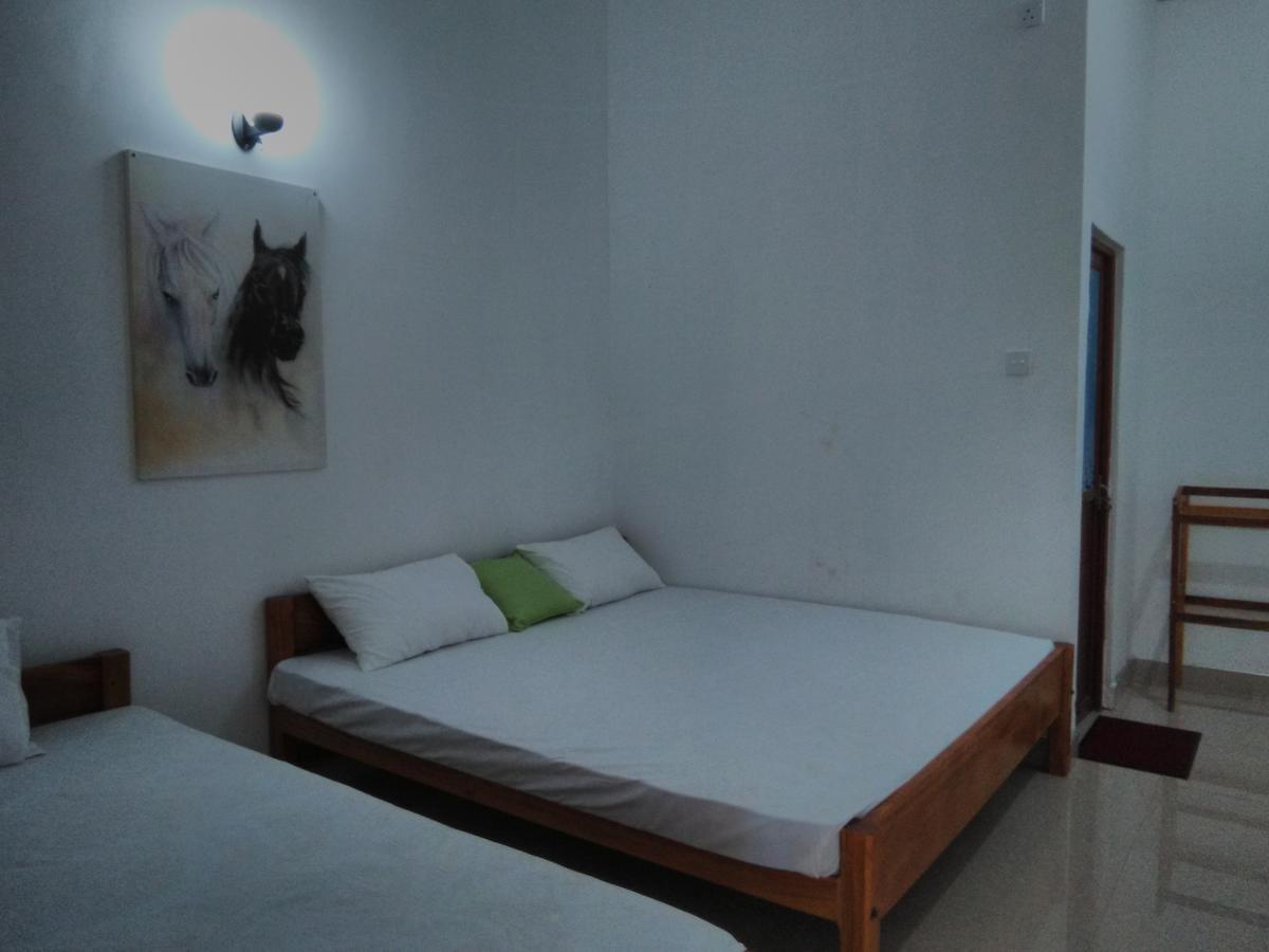 Amadi Rest Hotel Kataragama Luaran gambar